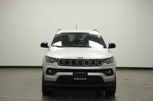 2025 Jeep Compass COMPASS LATITUDE 4X4