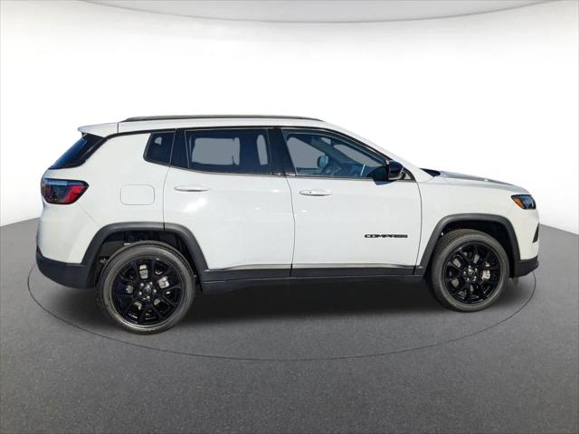 2025 Jeep Compass COMPASS LATITUDE 4X4