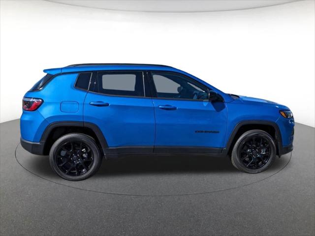 2025 Jeep Compass COMPASS LATITUDE 4X4