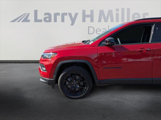 2025 Jeep Compass COMPASS LATITUDE 4X4