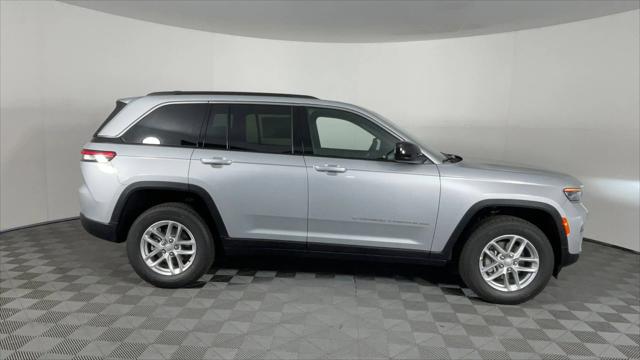 2025 Jeep Grand Cherokee GRAND CHEROKEE LAREDO X 4X2