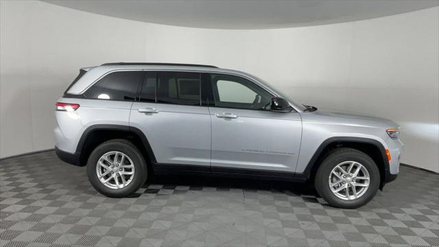 2025 Jeep Grand Cherokee GRAND CHEROKEE LAREDO X 4X2