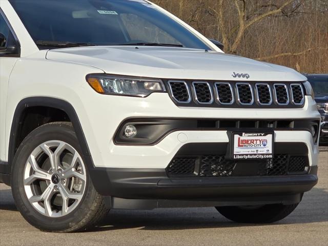 2025 Jeep Compass COMPASS LATITUDE 4X4