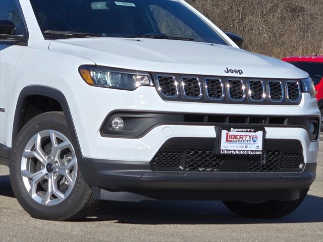 2025 Jeep Compass COMPASS LATITUDE 4X4