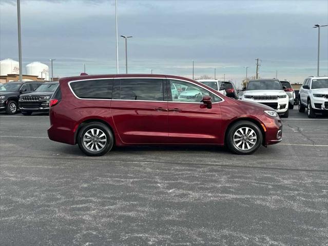 2022 Chrysler Pacifica Hybrid Touring L