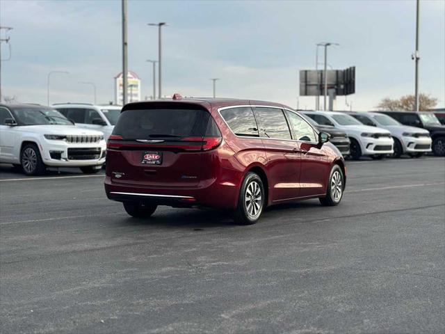 2022 Chrysler Pacifica Hybrid Touring L