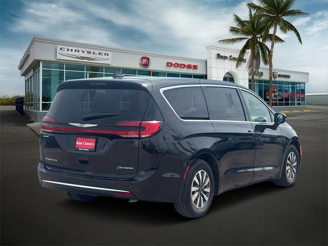 2022 Chrysler Pacifica Hybrid Touring L
