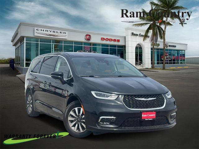 2022 Chrysler Pacifica Hybrid Touring L
