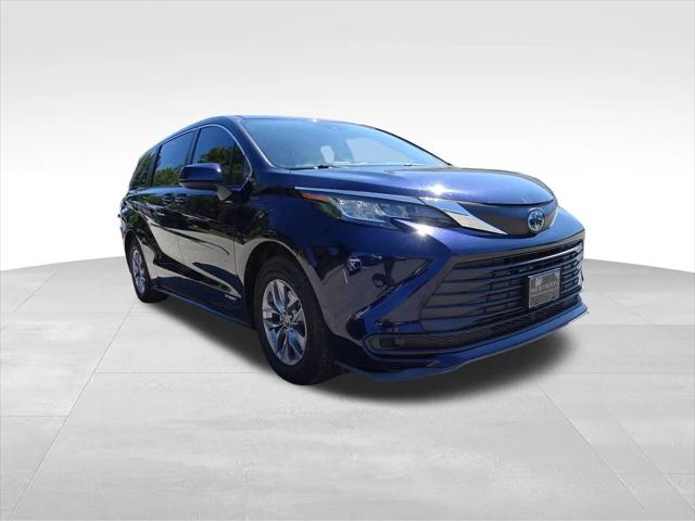 2021 Toyota Sienna LE