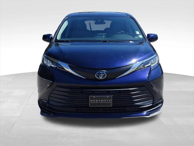 2021 Toyota Sienna LE