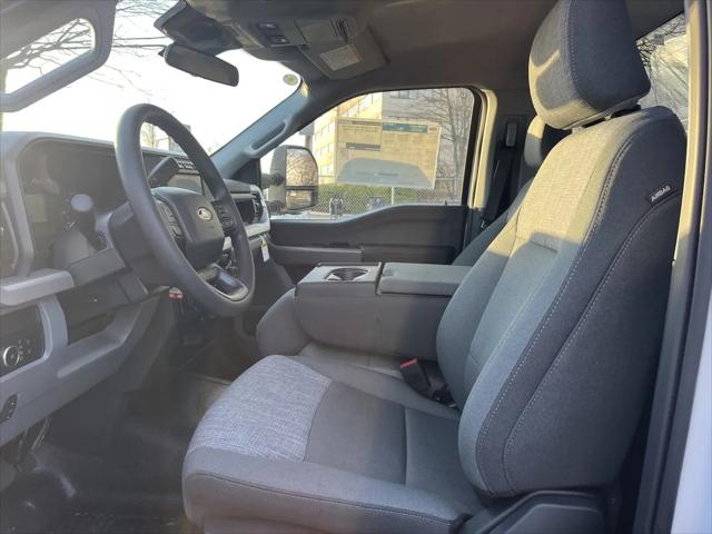 2024 Ford 600 XLT
