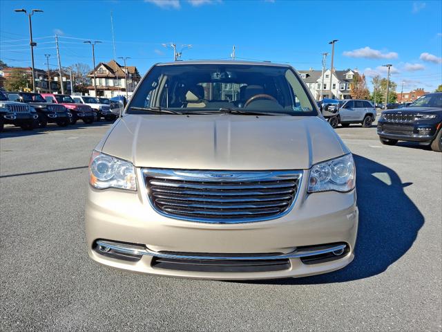 2015 Chrysler Town and Country Limited Platinum