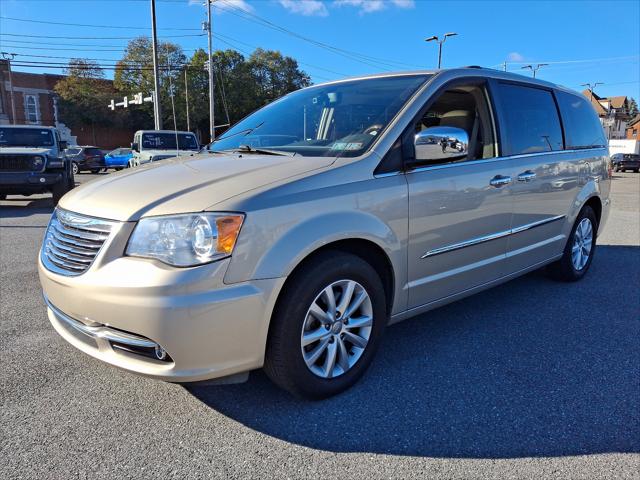 2015 Chrysler Town and Country Limited Platinum