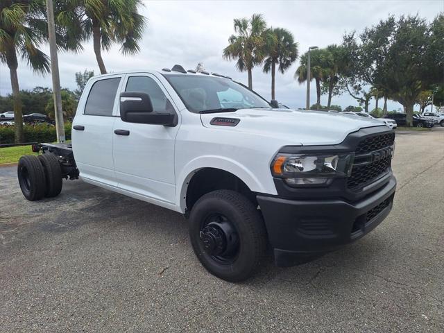 2024 RAM Ram 3500 Chassis Cab RAM 3500 TRADESMAN CREW CAB CHASSIS 4X4 60 CA