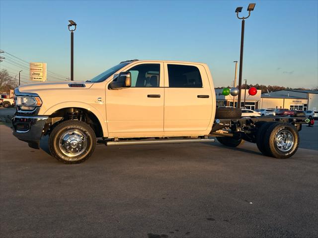 2024 RAM Ram 3500 Chassis Cab RAM 3500 TRADESMAN CREW CAB CHASSIS 4X4 60 CA