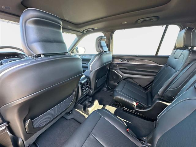 2025 Jeep Grand Cherokee Overland 4x4