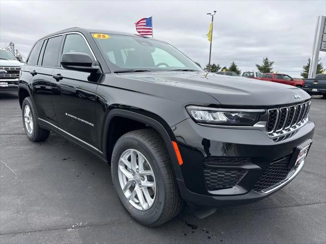 2025 Jeep Grand Cherokee GRAND CHEROKEE LAREDO X 4X4
