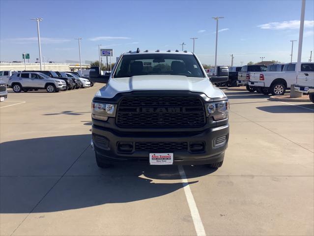 2024 RAM Ram 3500 Chassis Cab RAM 3500 TRADESMAN CREW CAB CHASSIS 4X4 60 CA