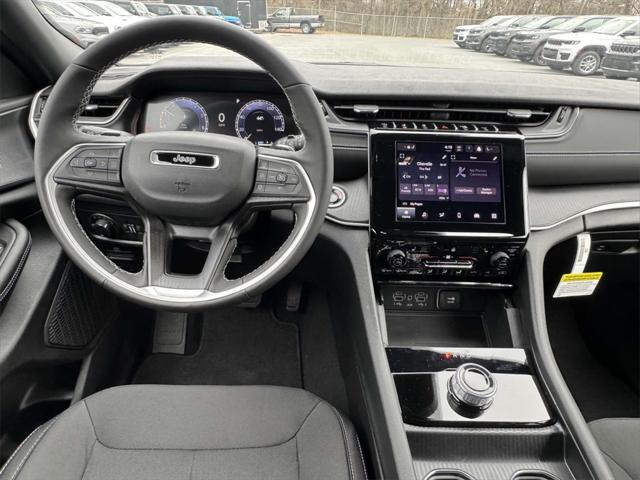 2025 Jeep Grand Cherokee GRAND CHEROKEE L LAREDO X 4X4