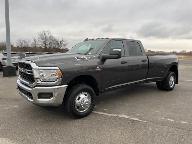 2024 RAM Ram 3500 RAM 3500 TRADESMAN CREW CAB 4X4 8 BOX