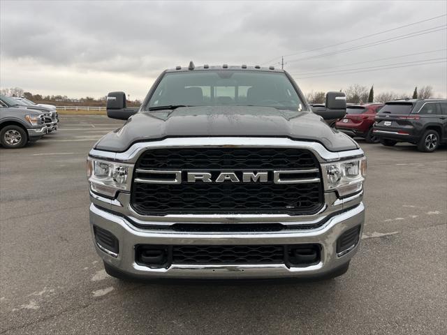 2024 RAM Ram 3500 RAM 3500 TRADESMAN CREW CAB 4X4 8 BOX