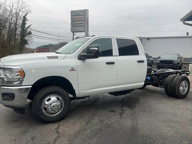 2024 RAM Ram 3500 Chassis Cab RAM 3500 TRADESMAN CREW CAB CHASSIS 4X4 60 CA