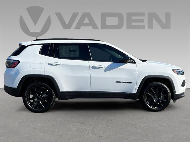 2025 Jeep Compass COMPASS LATITUDE 4X4