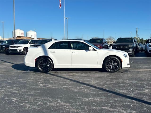 2023 Chrysler 300 Touring L AWD