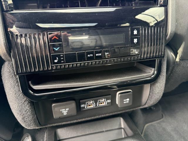 2023 Jeep Wagoneer Series II Carbide 4x4