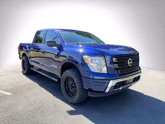 2022 Nissan TITAN Crew Cab SV 4x4