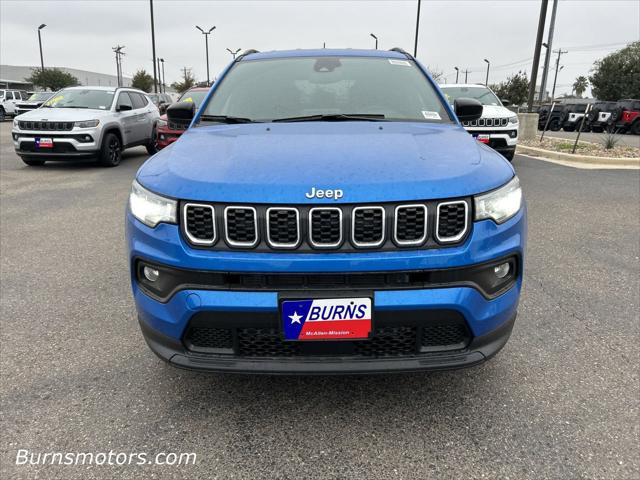 2025 Jeep Compass COMPASS LATITUDE 4X4