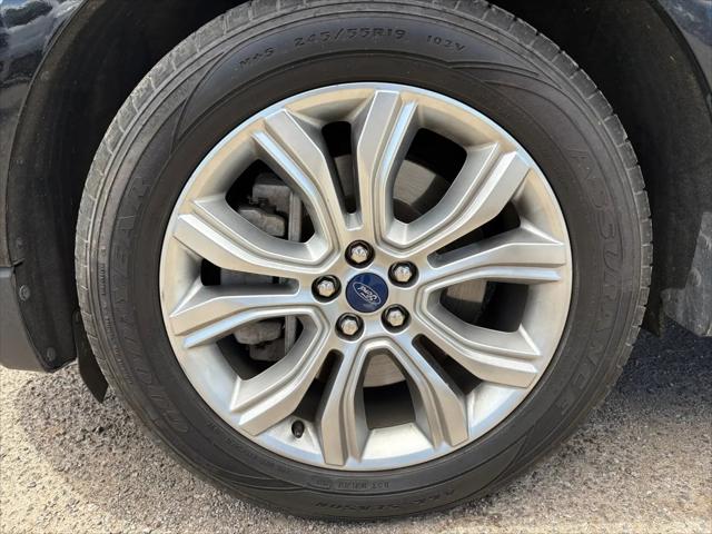 2021 Ford Edge Titanium