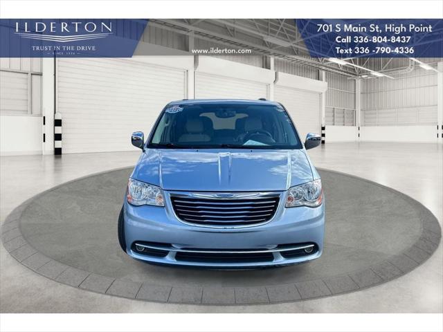 2013 Chrysler Town and Country Touring-L