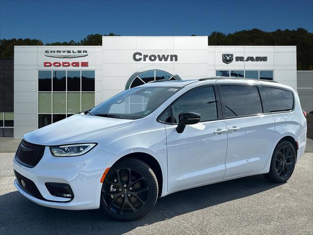 2024 Chrysler Pacifica PACIFICA TOURING L