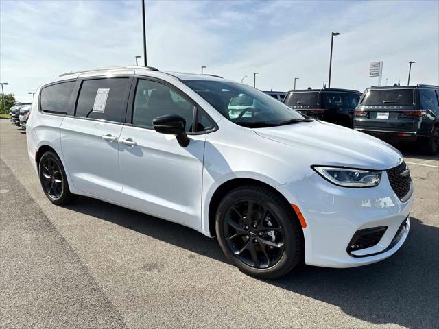 2024 Chrysler Pacifica PACIFICA TOURING L