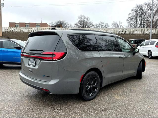 2025 Chrysler Pacifica Hybrid PACIFICA PLUG-IN HYBRID S APPEARANCE