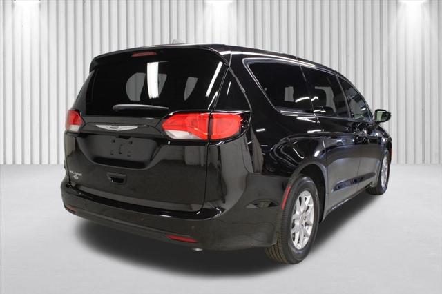 2025 Chrysler Voyager VOYAGER