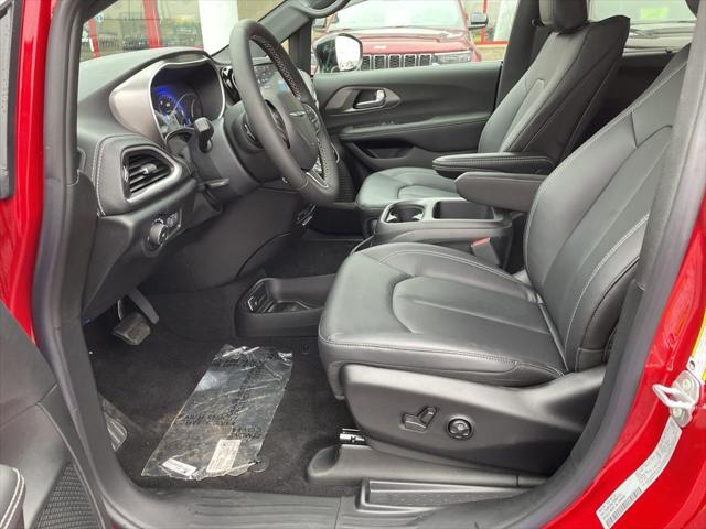 2025 Chrysler Pacifica PACIFICA SELECT AWD