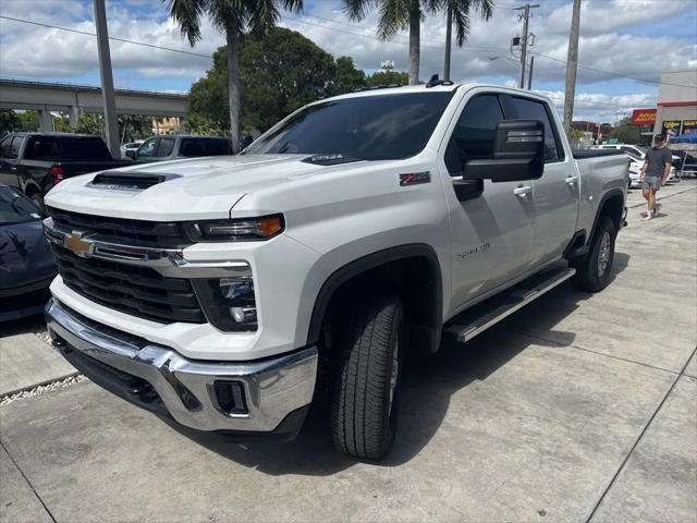 2024 Chevrolet Silverado 2500HD 4WD Crew Cab Standard Bed LT