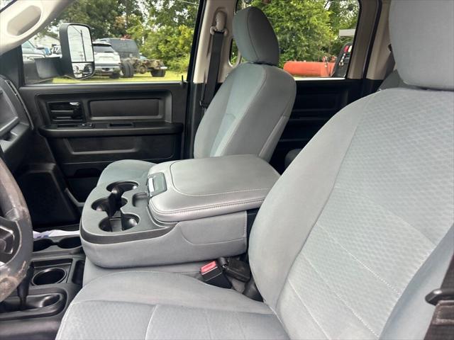 2018 RAM 3500 Tradesman Crew Cab 4x4 8 Box
