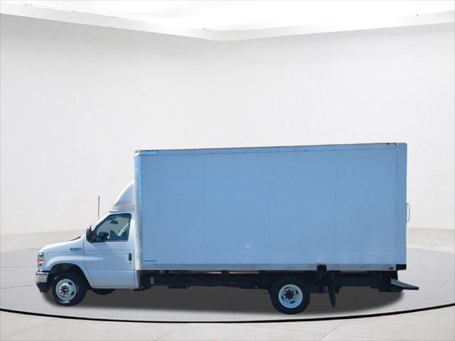 2024 Ford E-450 Cutaway Base
