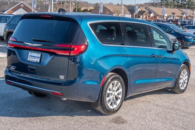 2025 Chrysler Pacifica PACIFICA SELECT AWD