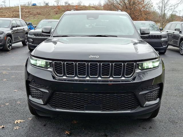 2025 Jeep Grand Cherokee GRAND CHEROKEE LAREDO X 4X4