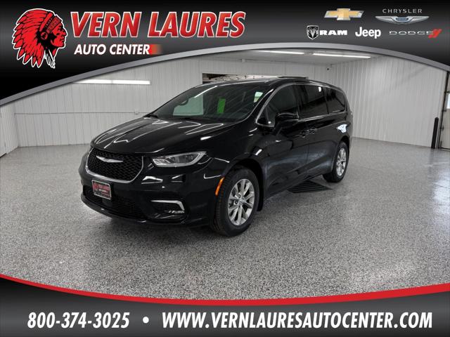 2025 Chrysler Pacifica PACIFICA SELECT AWD