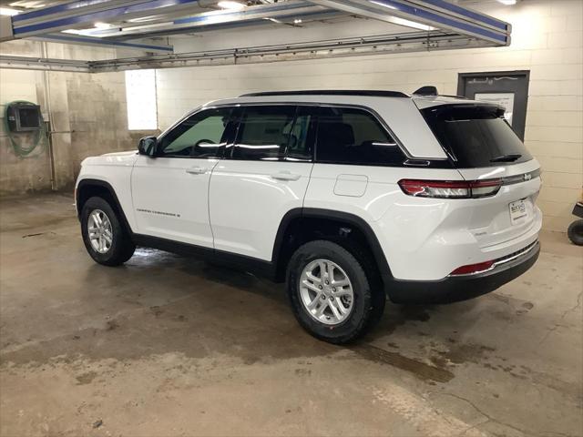 2025 Jeep Grand Cherokee GRAND CHEROKEE LAREDO 4X4