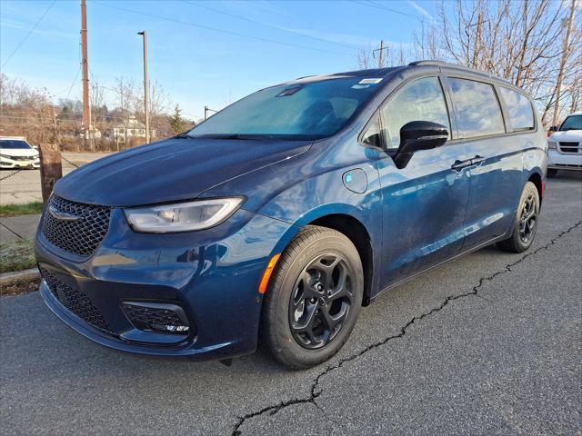 2025 Chrysler Pacifica Hybrid PACIFICA PLUG-IN HYBRID S APPEARANCE