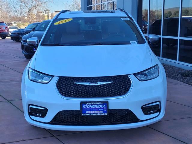 2025 Chrysler Pacifica Hybrid PACIFICA PLUG-IN HYBRID PINNACLE