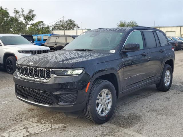 2025 Jeep Grand Cherokee GRAND CHEROKEE LAREDO 4X4