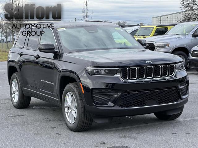 2025 Jeep Grand Cherokee GRAND CHEROKEE LAREDO X 4X4