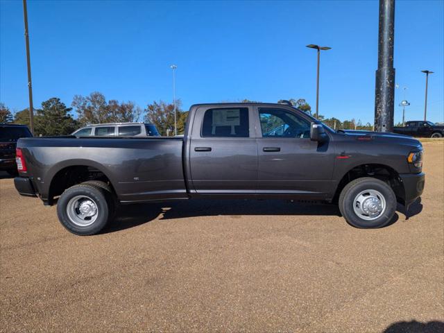 2024 RAM Ram 3500 RAM 3500 TRADESMAN CREW CAB 4X4 8 BOX